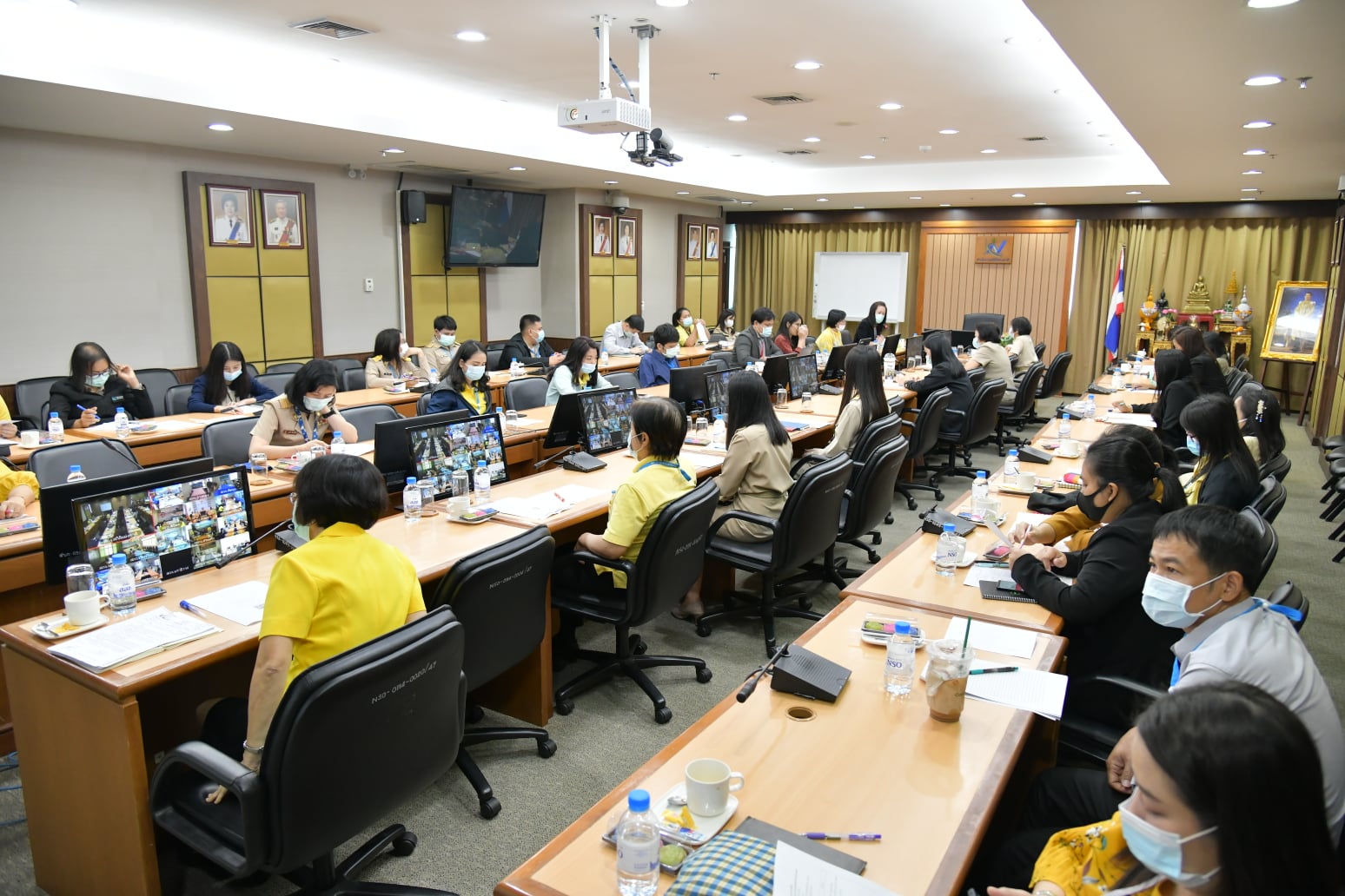 บรรยายพิเศษ เรื่อง การเผยแพร่ความรู้ที่ได้รับจากการอบรม ณ ต่างประเทศหรือองค์การระหว่างประเทศ​