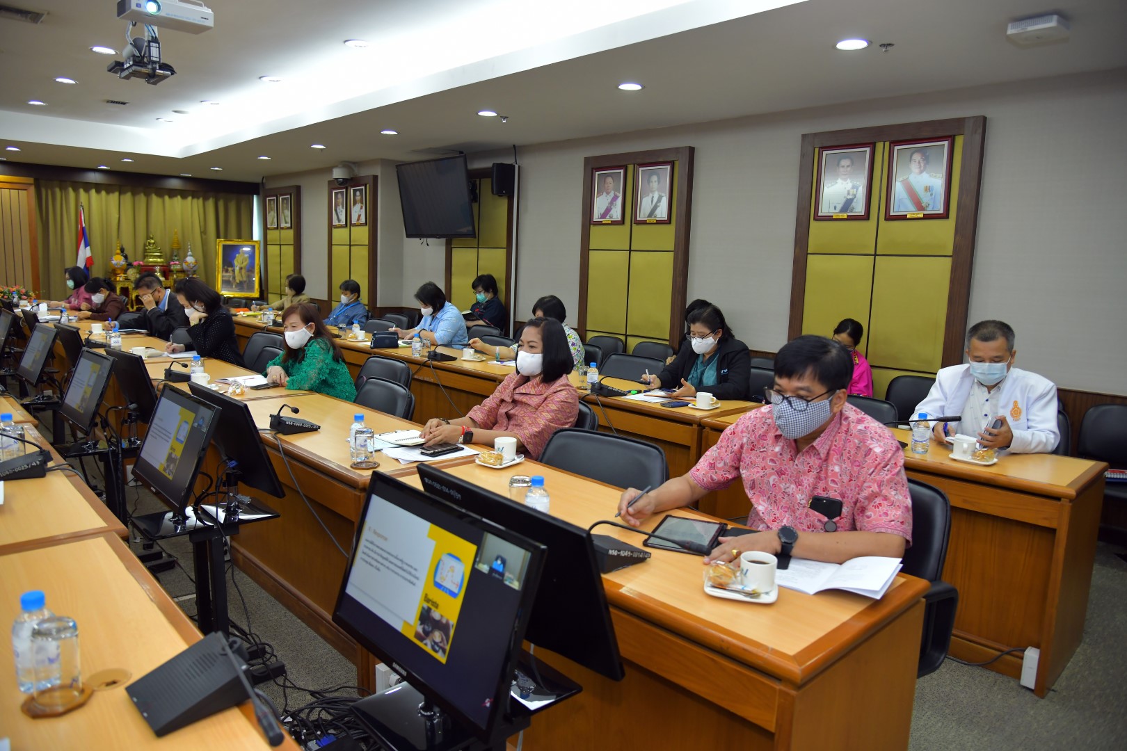 ประชุมมอบนโยบายการทำงาน