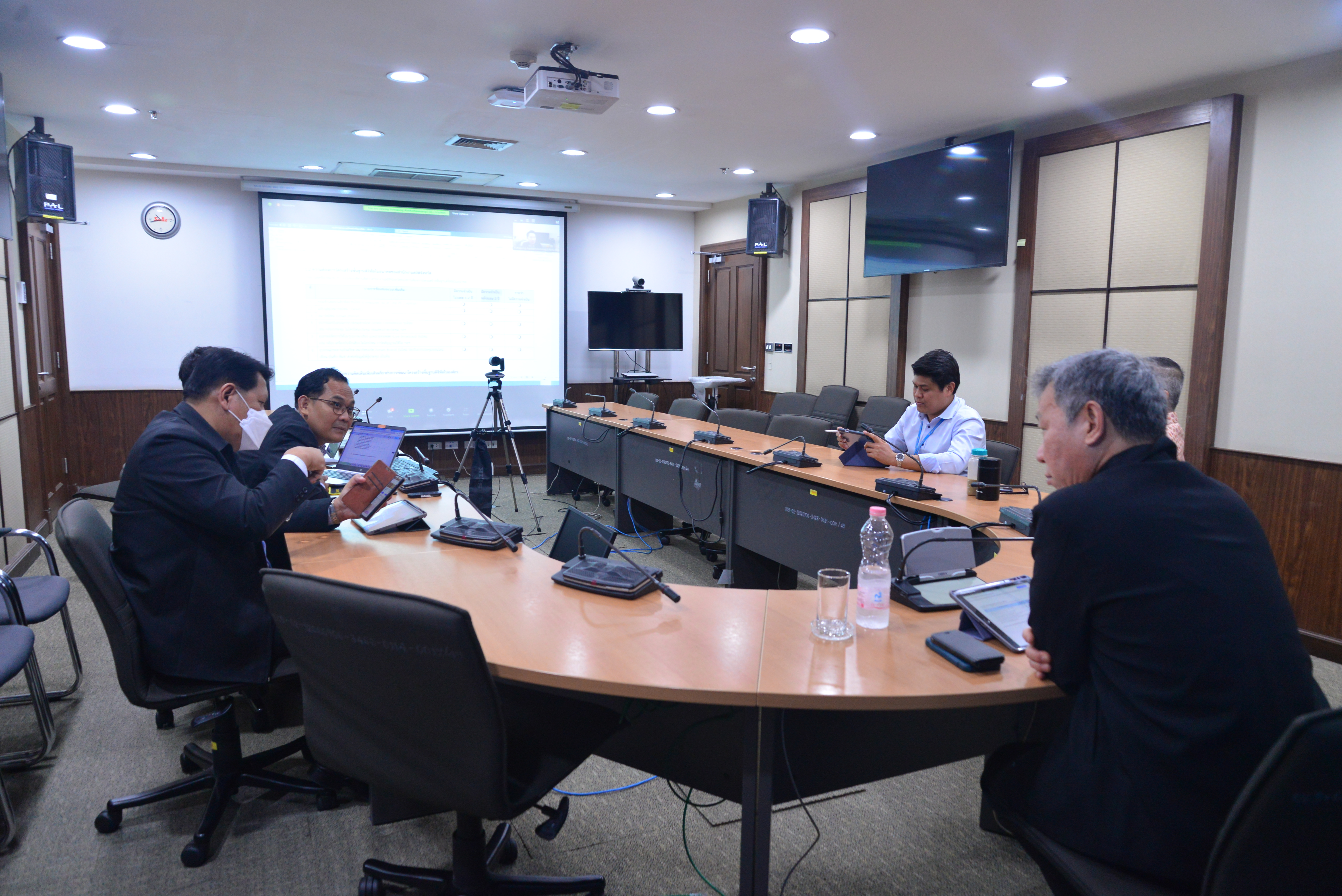 (Digital Infrastructure)
