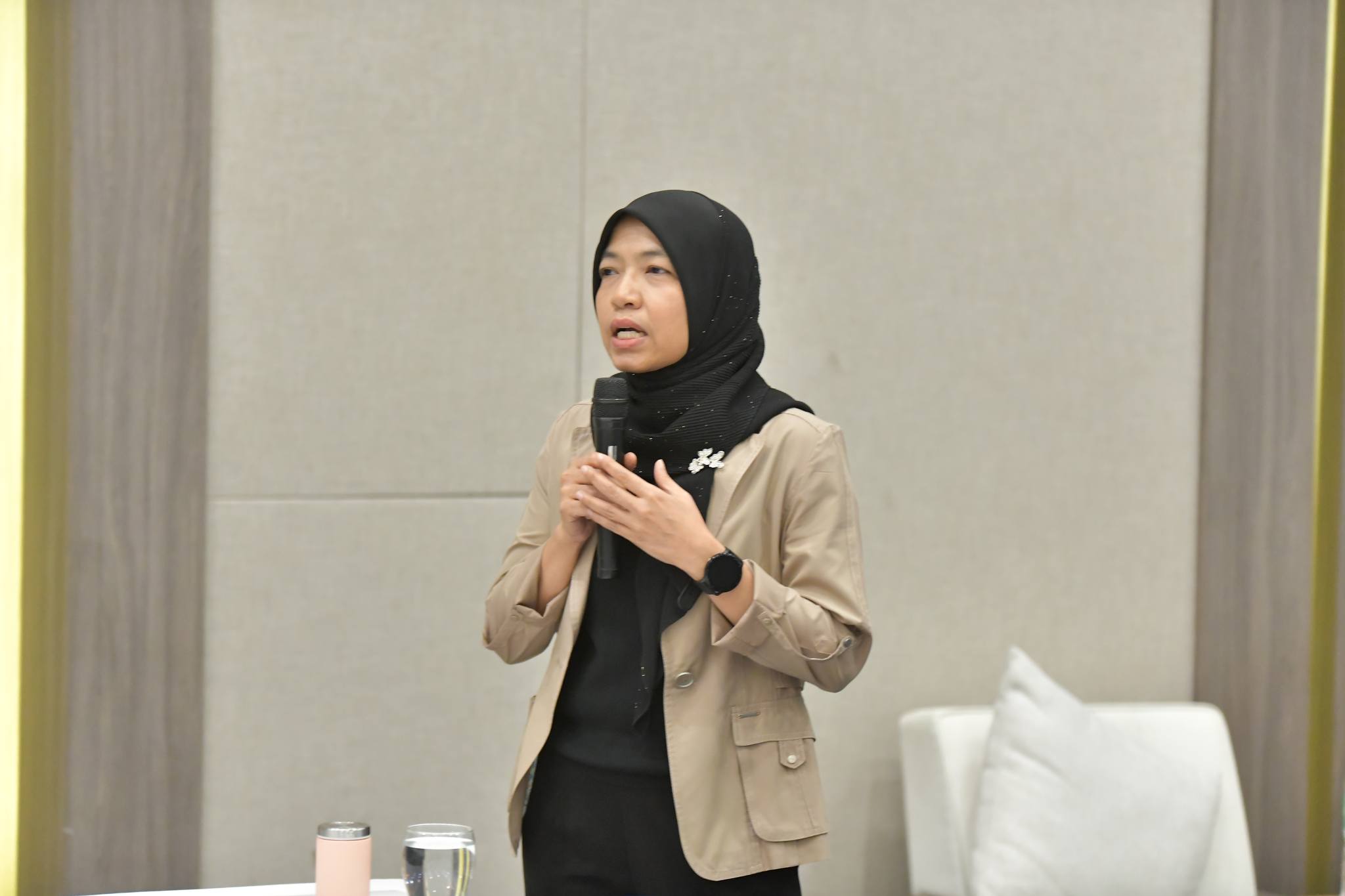 ประชุม