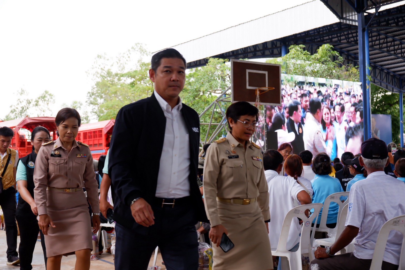ตรวจเยี่ยม