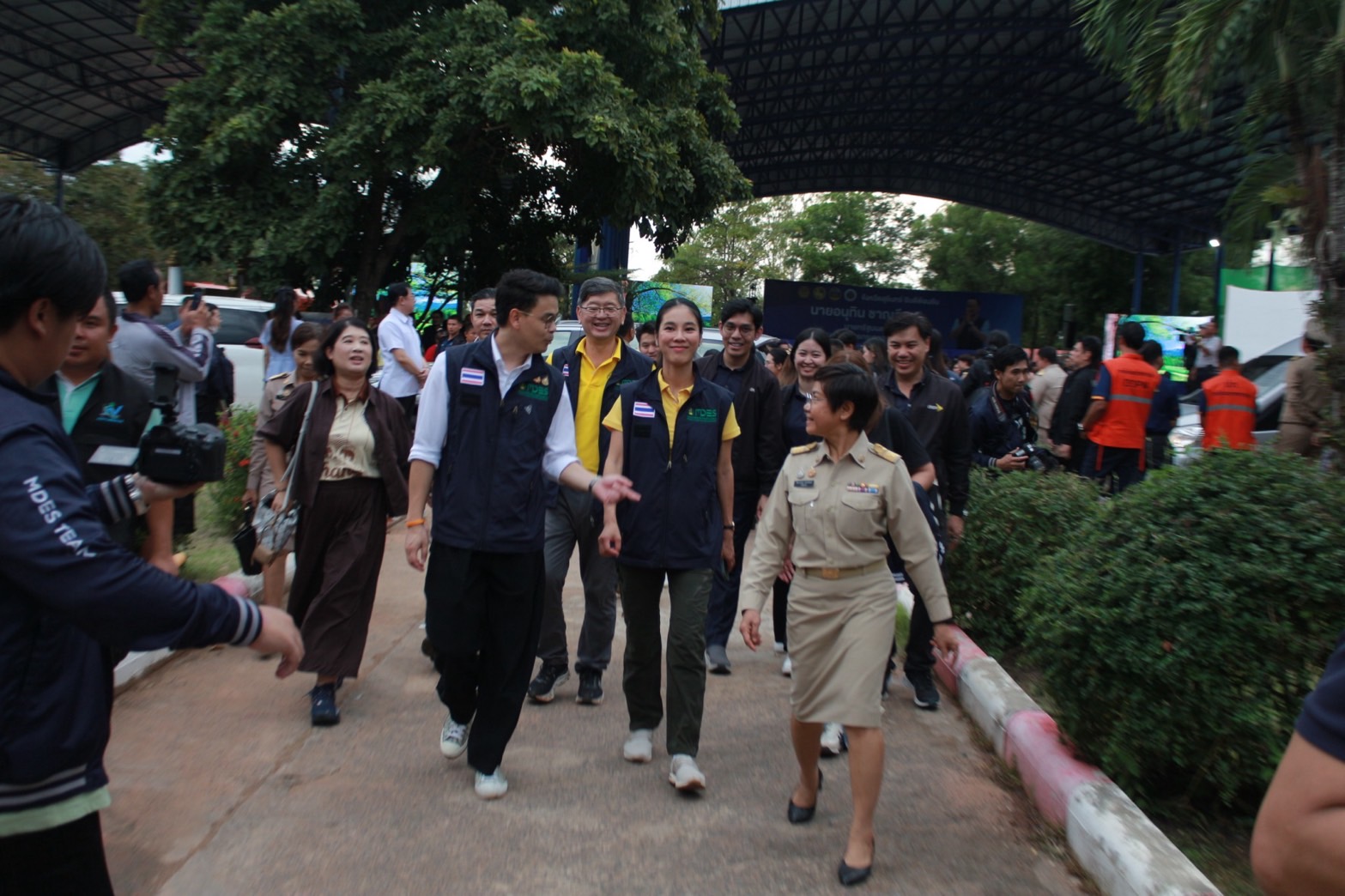 ตรวจเยี่ยม
