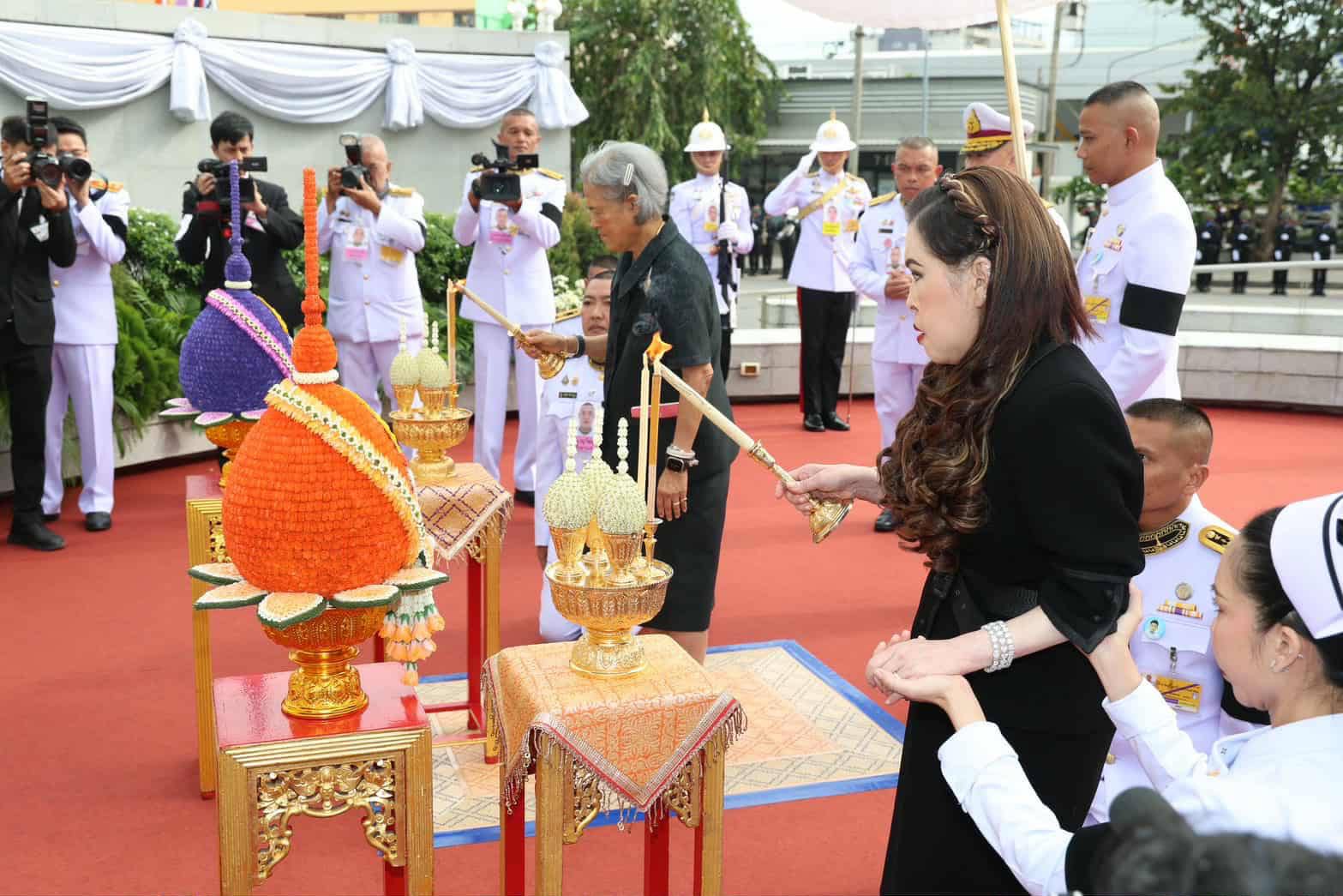 เข้าเฝ้า