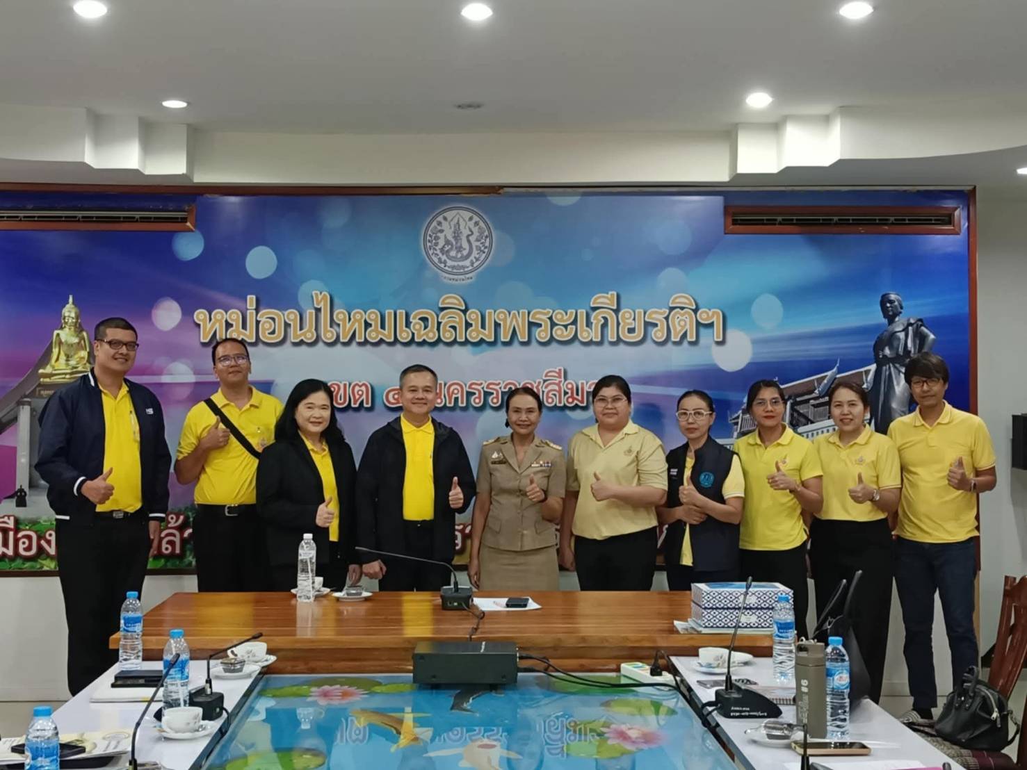 ศึกษารูปแบบการปลูกหม่อนเลี้ยงไหม