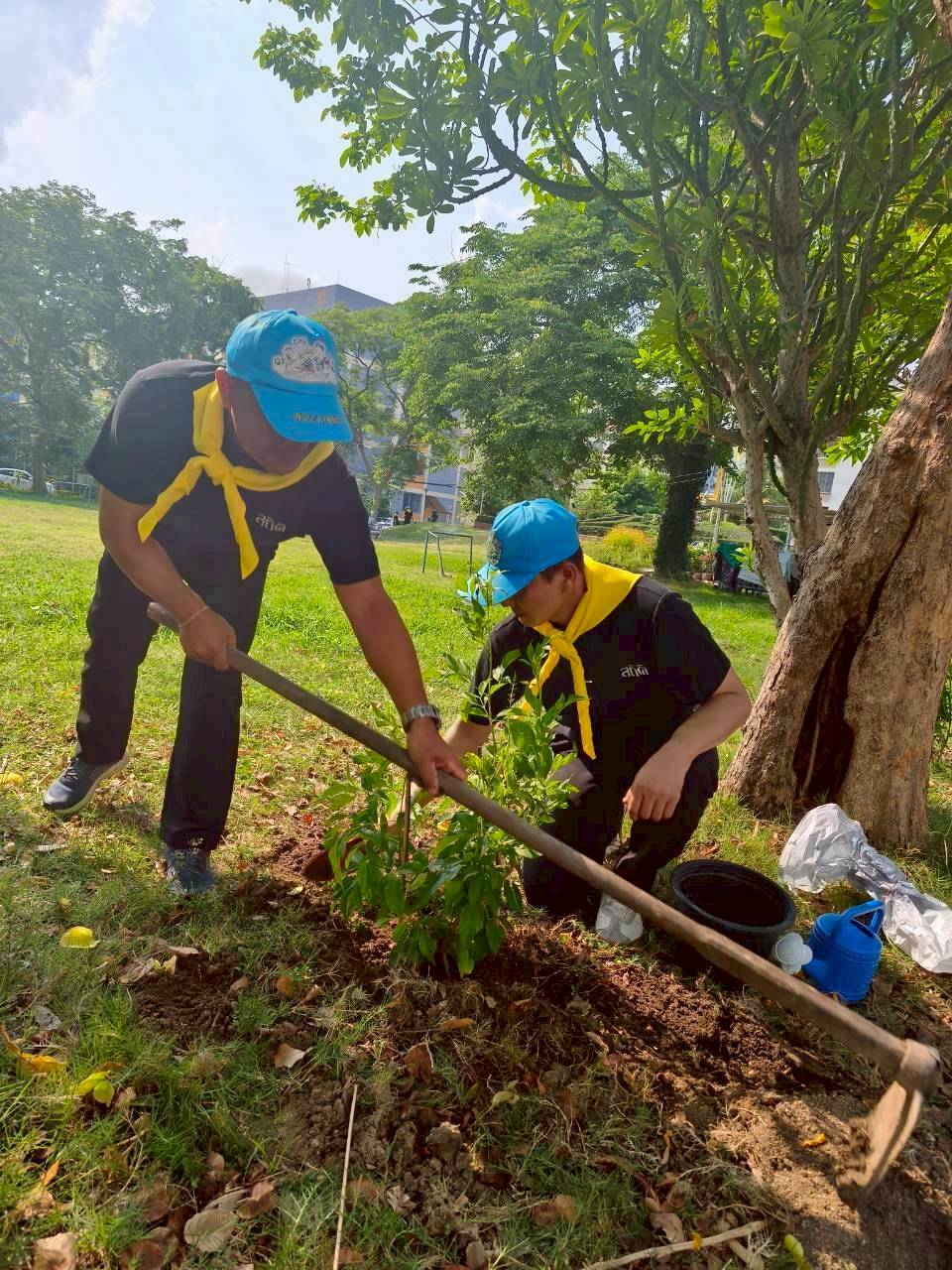 จิตอาสาปรับภูมิทัศน์