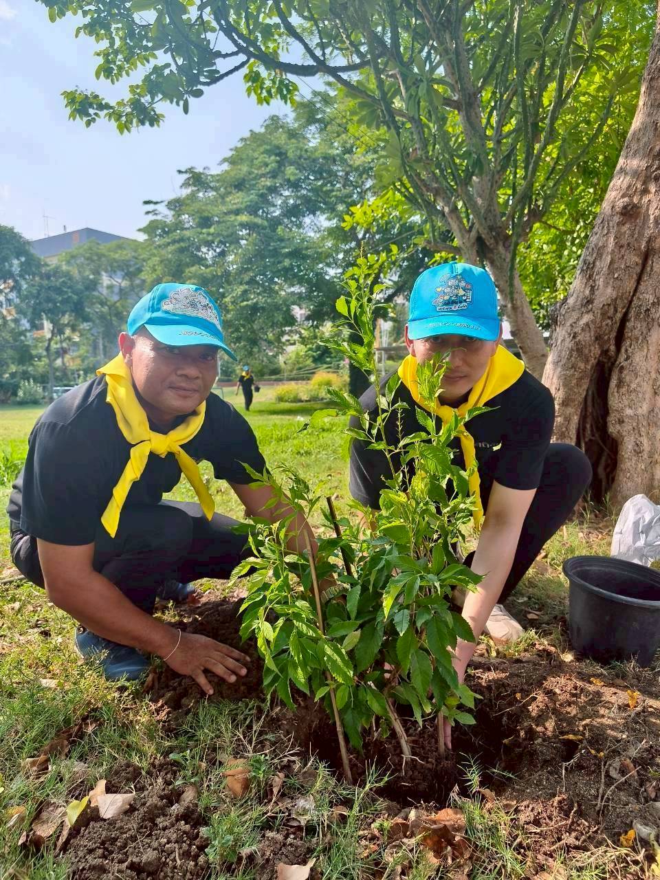 จิตอาสาปรับภูมิทัศน์