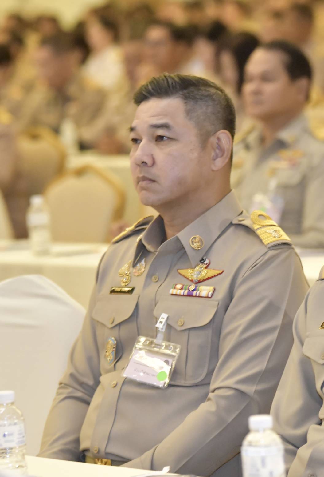 มอบนโยบาย