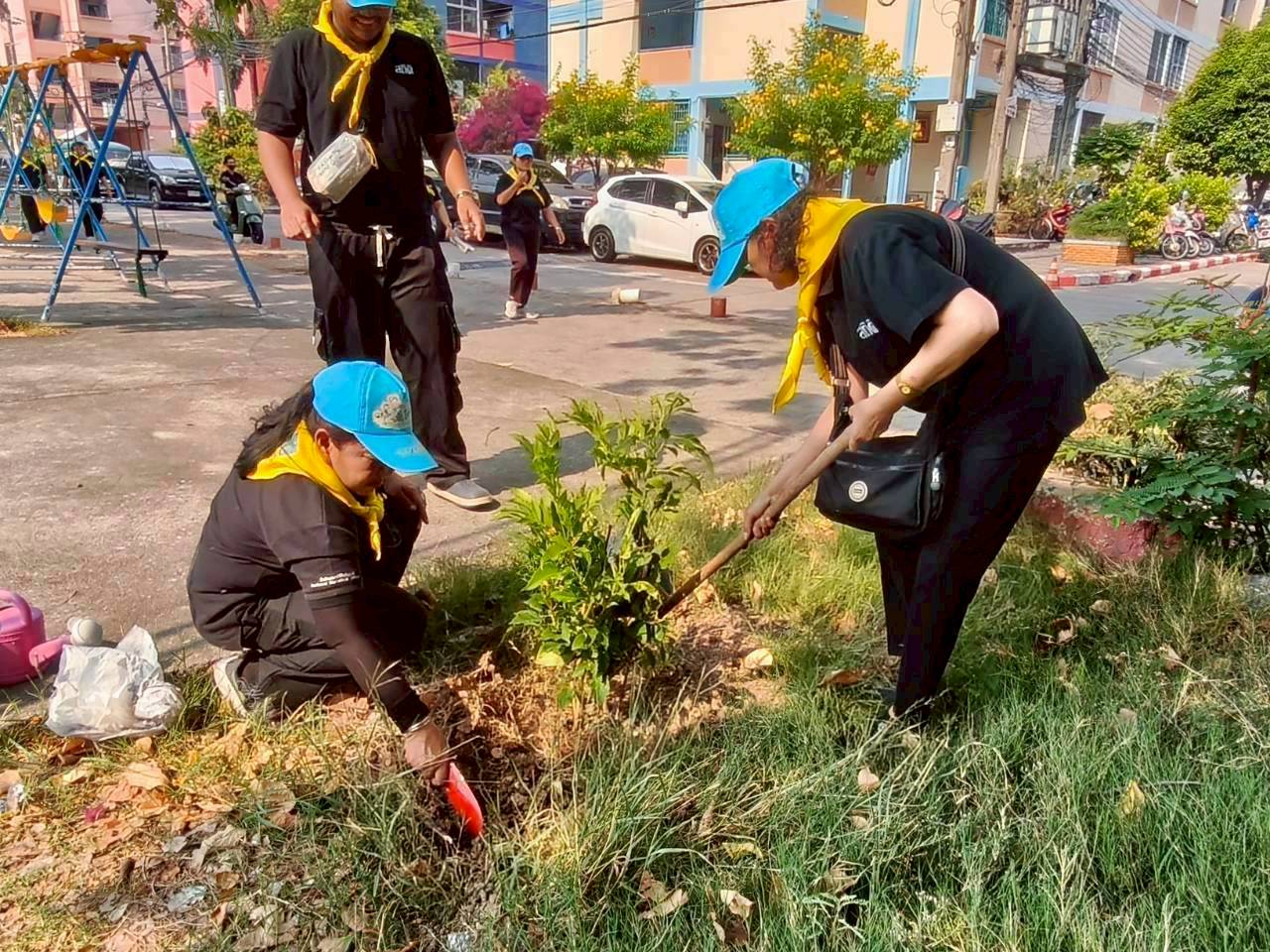 จิตอาสาปรับภูมิทัศน์