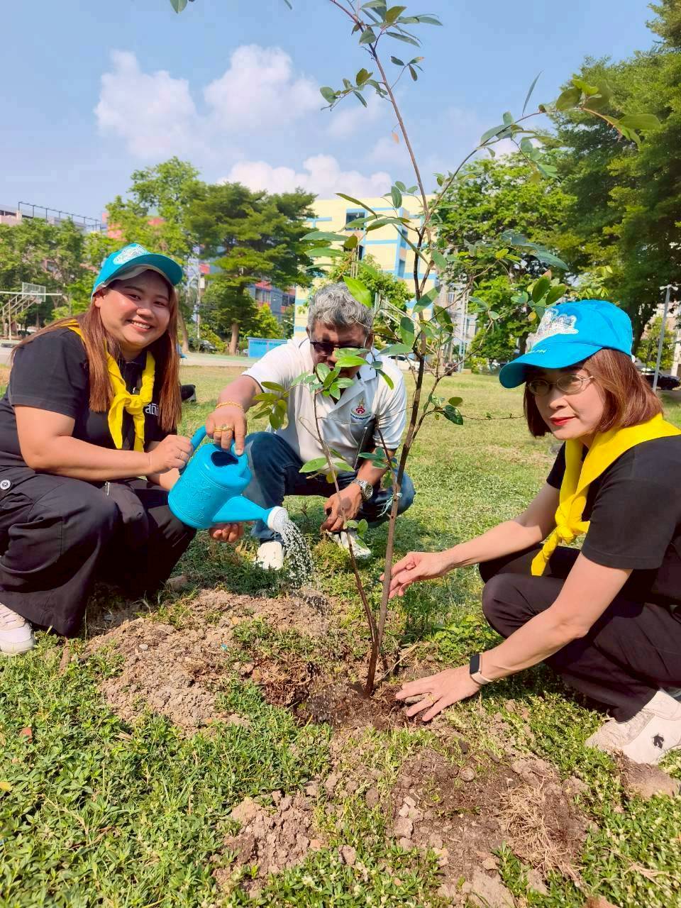 จิตอาสาปรับภูมิทัศน์