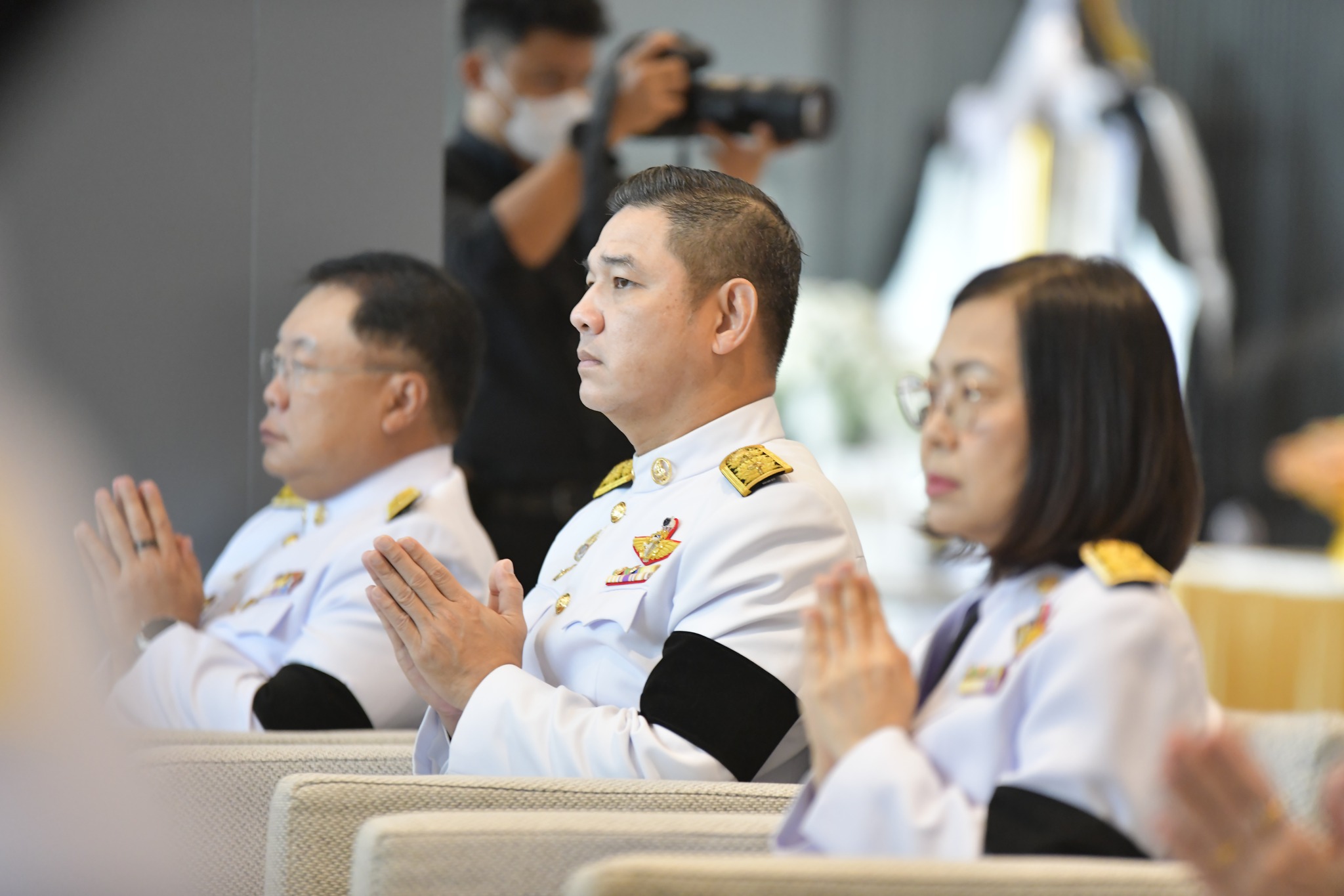 ร่วมพิธีบำเพ็ญกุศล