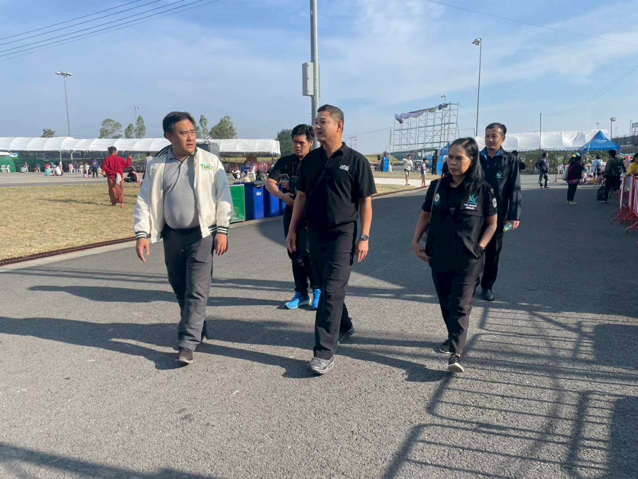 ลงพื้นที่ศูนย์พักพิงชั่วคราว