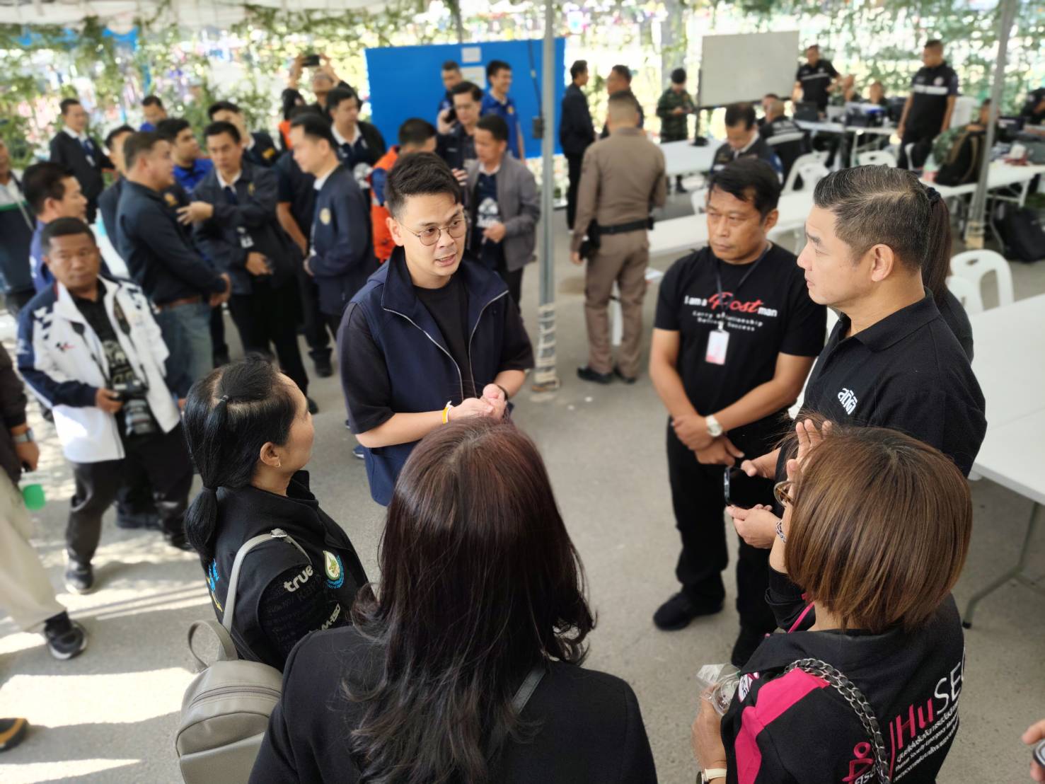 ลงพื้นที่ศูนย์พักพิงชั่วคราว