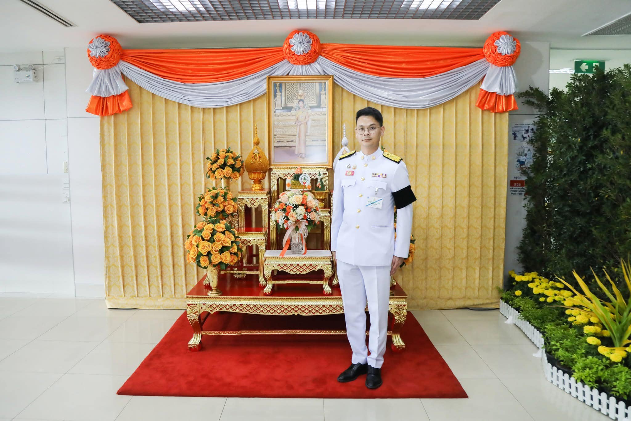 เข้าร่วมทูลเกล้าฯ ถวายแจกันดอกไม้